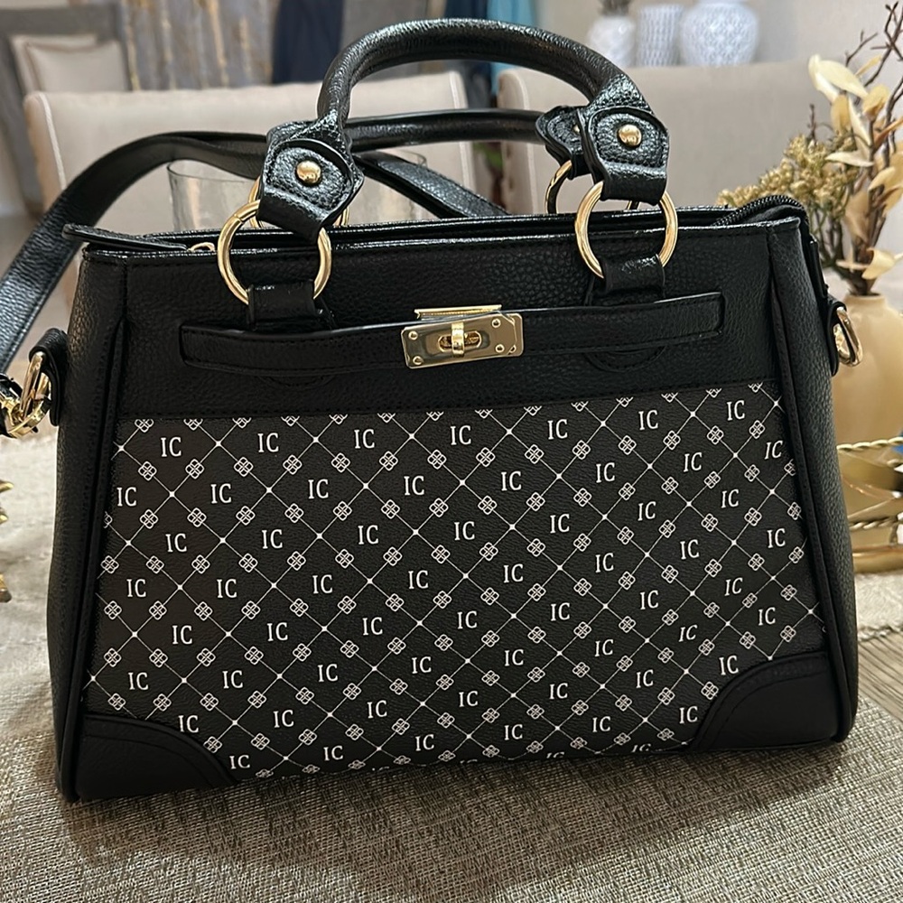 💖 If your initials are IC, this purse is for you!